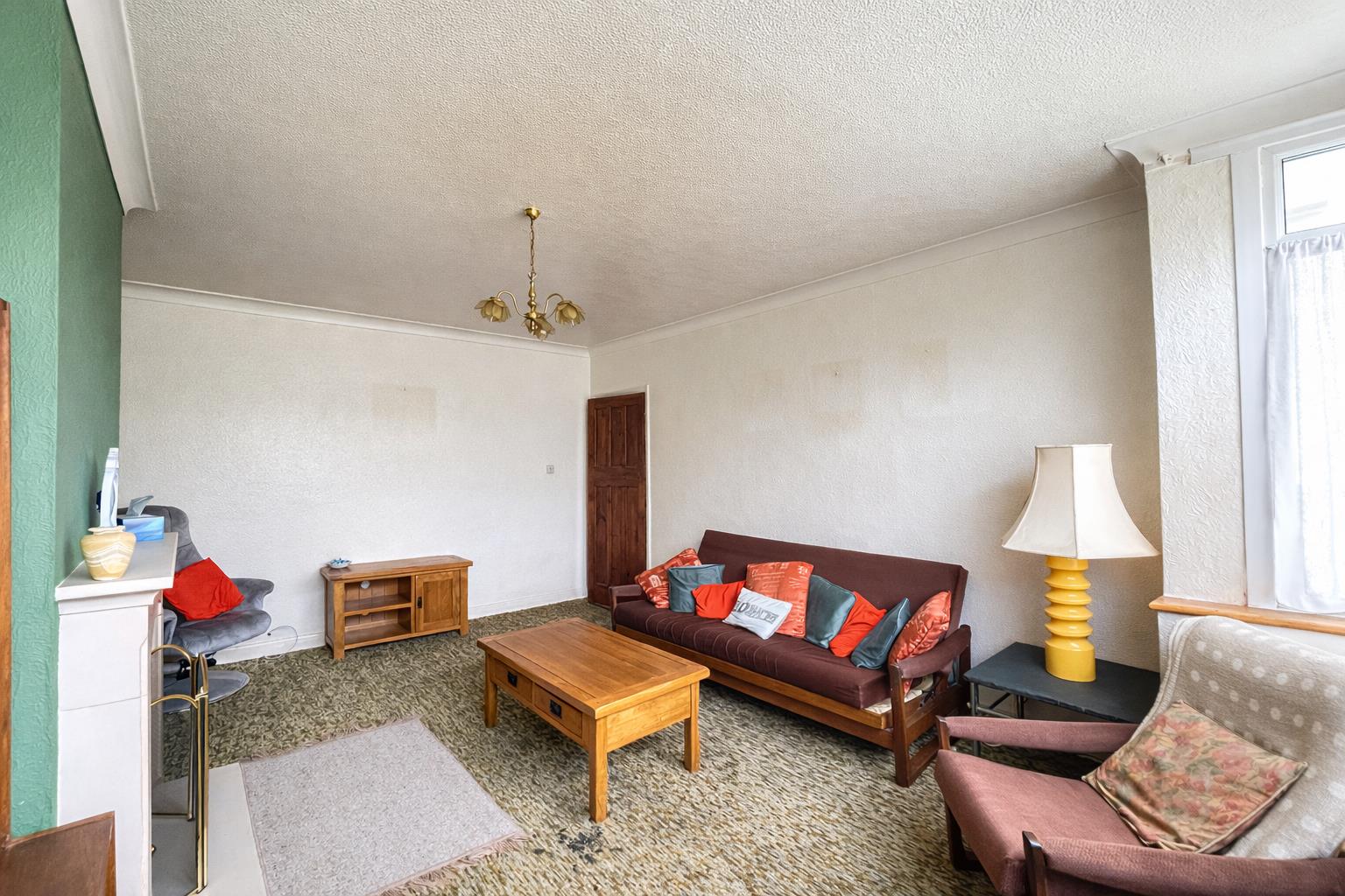 3 bed property in Farm Road, South Sutton